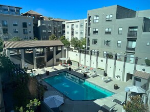 Building Photo - 2 Bed / 2 Bath | Midtown Condo Available Now