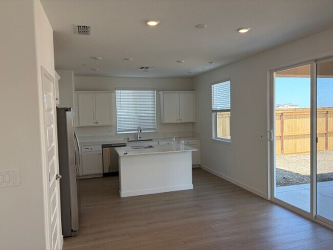 Building Photo - 3501 Eventide Ave