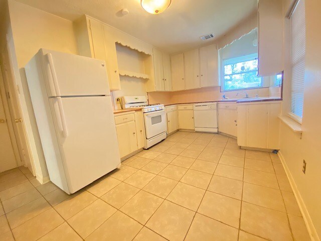 Building Photo - 4013 McDermed Dr