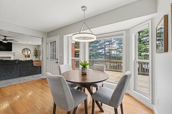 Building Photo - Freshly Renovated 4 Bedroom Home In Centerville OH