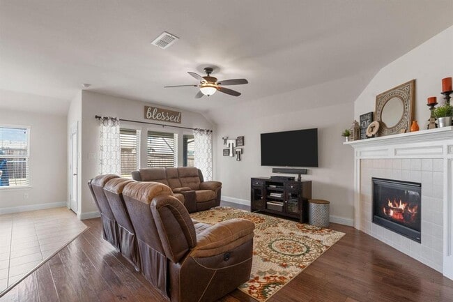 Building Photo - 1813 Ranch Trail Rd