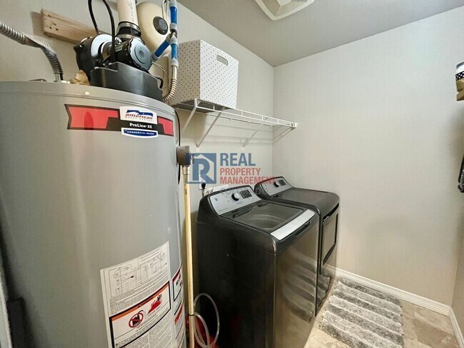 Building Photo - 10982 Rowley Dr