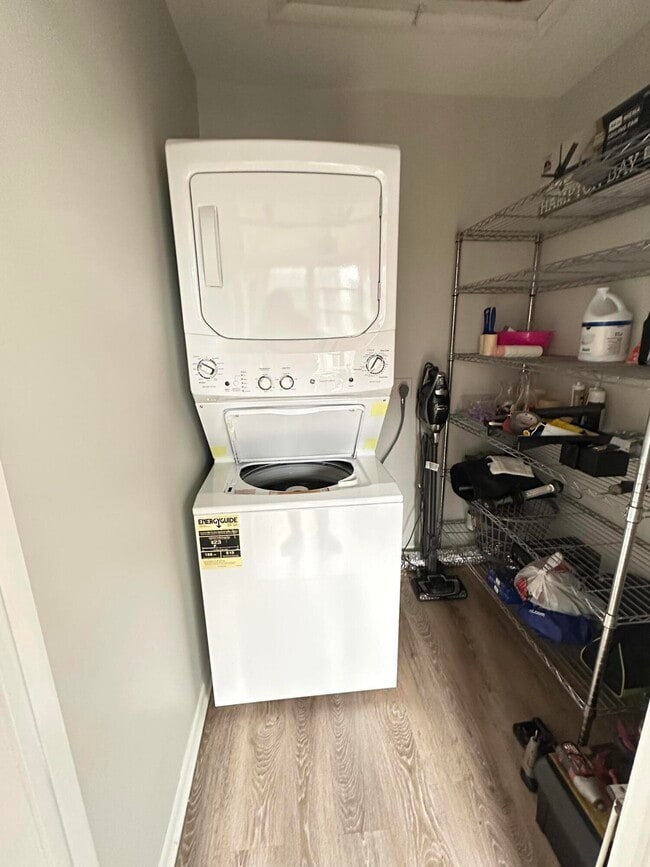 Building Photo - 370 Piedmont H