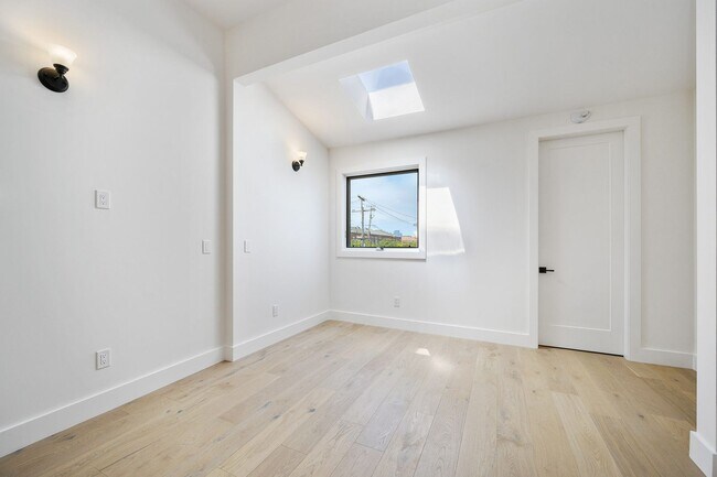 Building Photo - 2734 20th St
