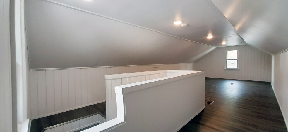 Building Photo - 207 14th Ave. NE