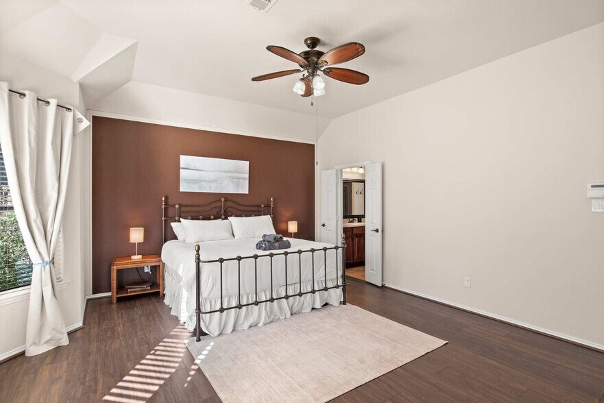 Building Photo - 201 Barkley Dr