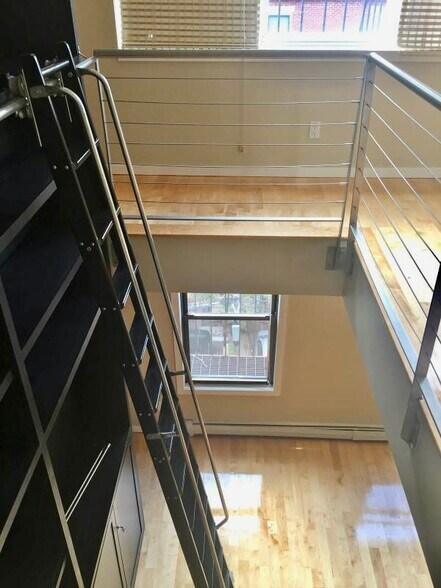 Building Photo - 35 E Concord St