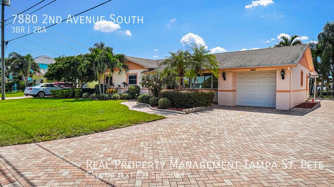 Building Photo - ***Beautiful St Pete Waterfront Home***