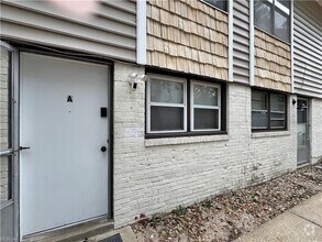 Building Photo - FOR RENT - BEACH LIVING!