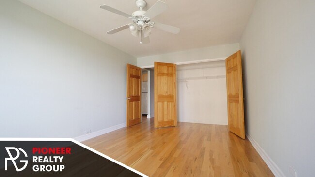 Building Photo - High rise in Lakeview East