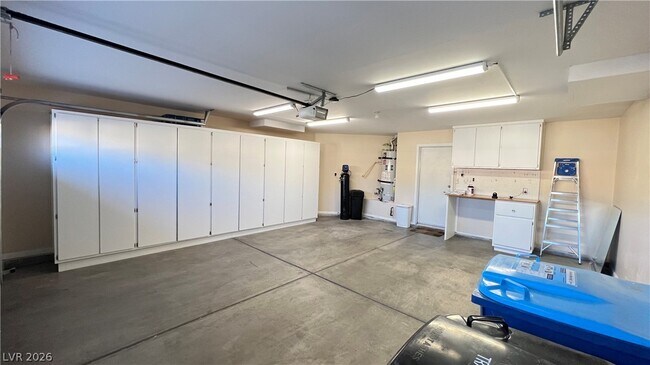 Building Photo - 10121 Oakmoor Pl