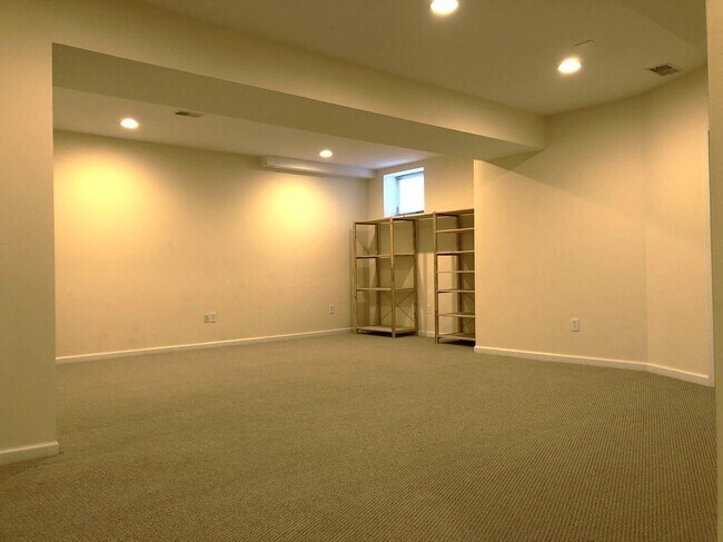 Building Photo - 6145 Gabrielle Ave