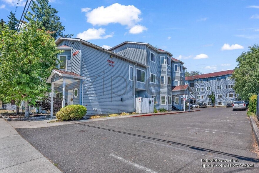 Building Photo - 12231 SE Bush St