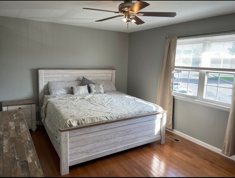 Building Photo - 183 Cynthia Dr