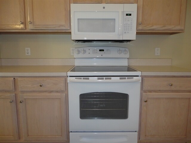 Building Photo - 3011 Aernal Ct