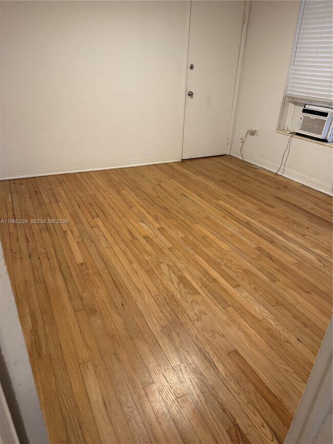 Building Photo - 23 Majorca Ave