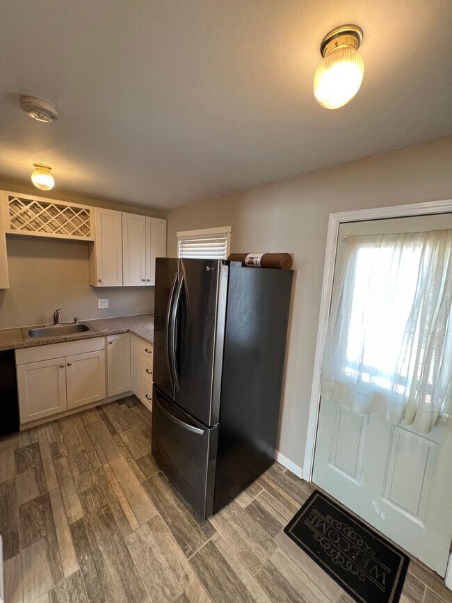 Building Photo - Cute East Denver Bungalow