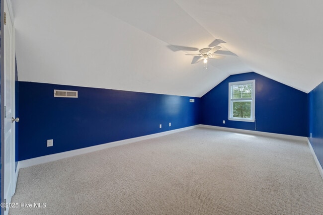 Building Photo - 246 Blue Creek Farms Drive