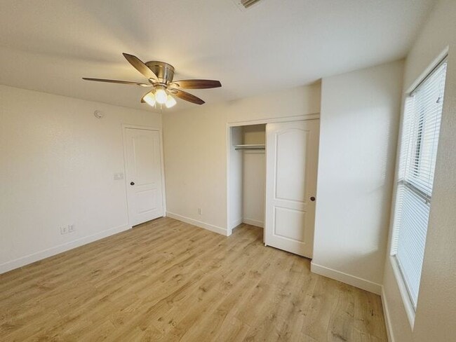 Building Photo - MOVE IN SPECIALS!! 15 DAYS RENT FREE!! Wonderful large, 4 br 2.5 ba family home in Johnson Ranch