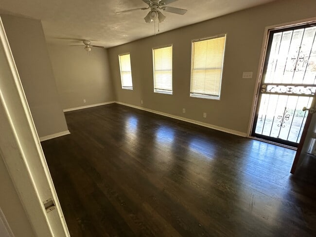 Building Photo - 4931 Kimball Ave