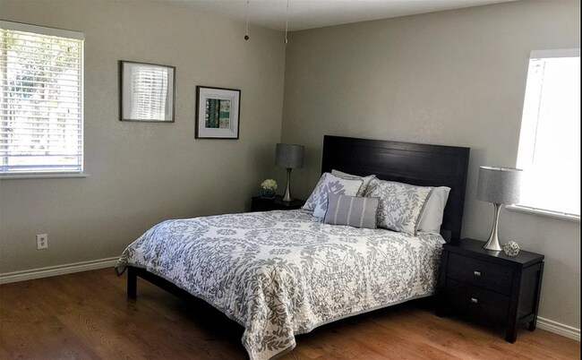 Building Photo - Beautiful 4 beds 2 baths in Austin!