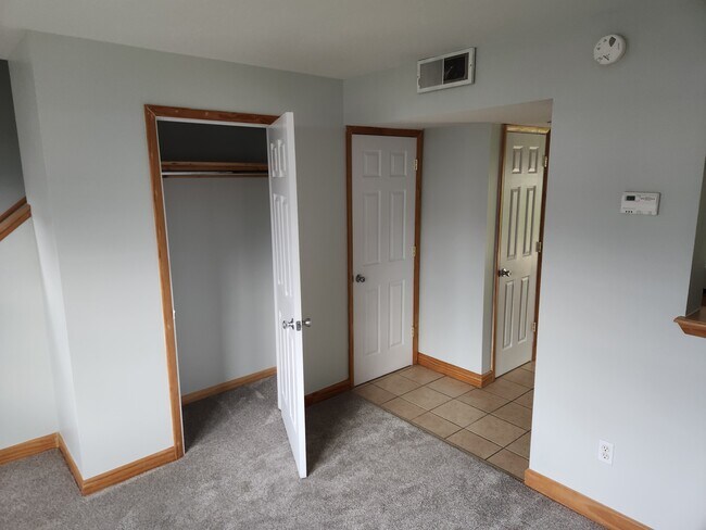 Building Photo - 321 31st St