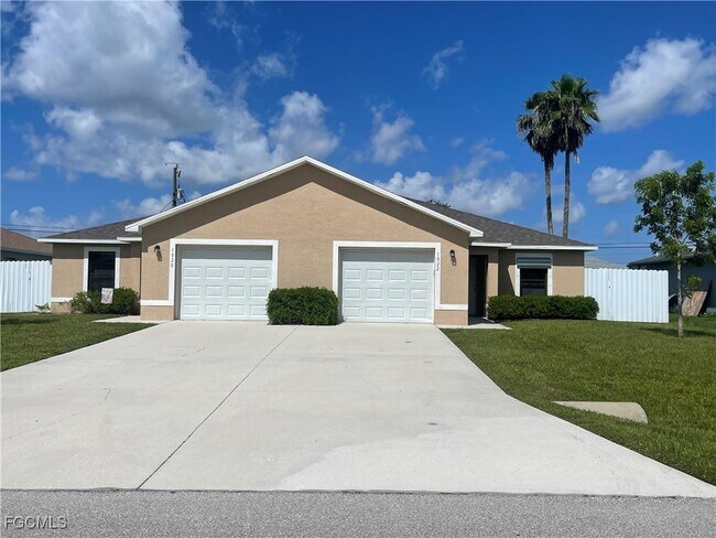Primary Photo - 1020 NE 8th Pl