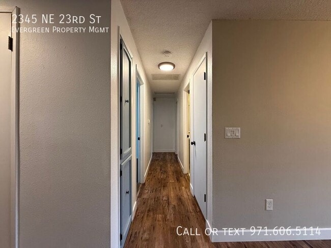 Building Photo - 2345 NE 23rd St