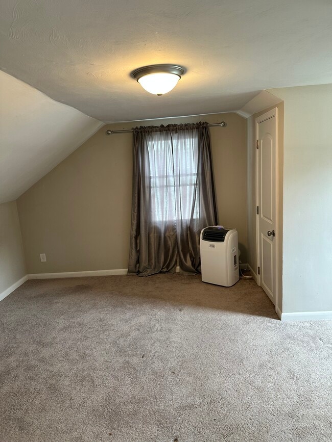 Building Photo - 1437 Norcova Ave