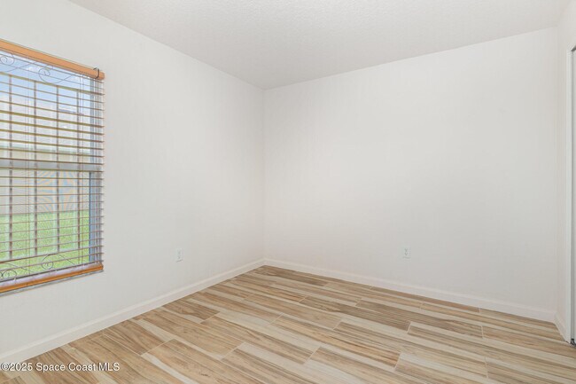 Building Photo - 1715 San Filippo Dr SE