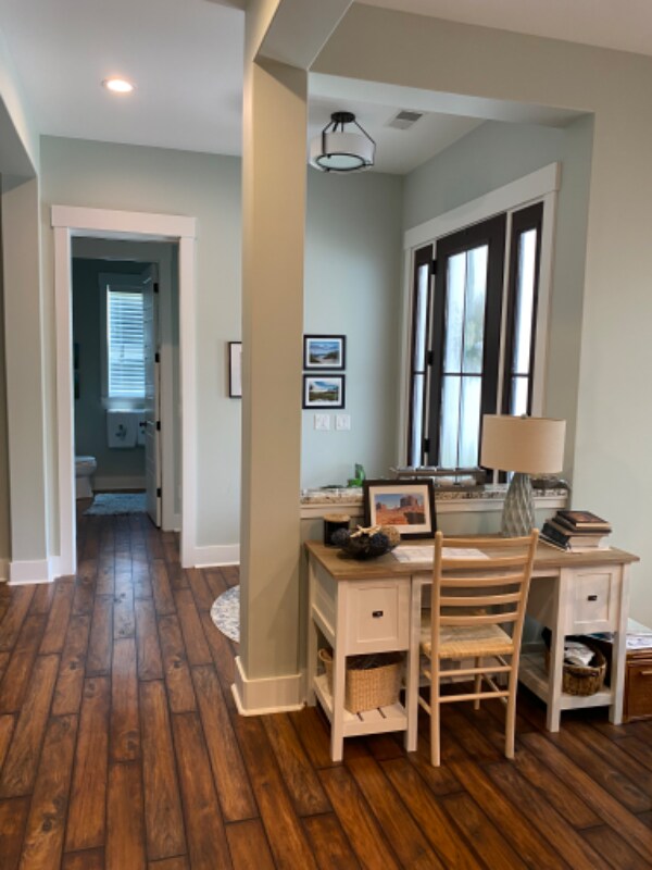 Building Photo - 5 Sky View Manor