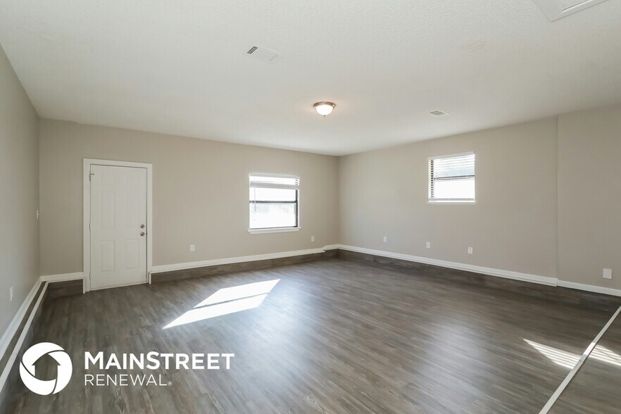 Building Photo - 301 Highland Ave