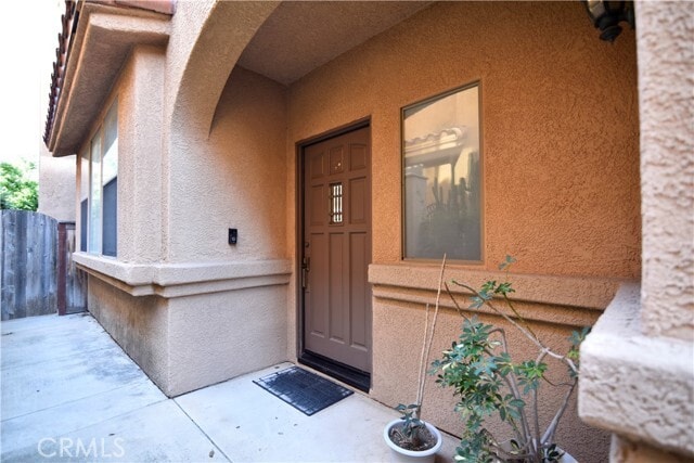 Building Photo - 2062 Lakeshore Dr