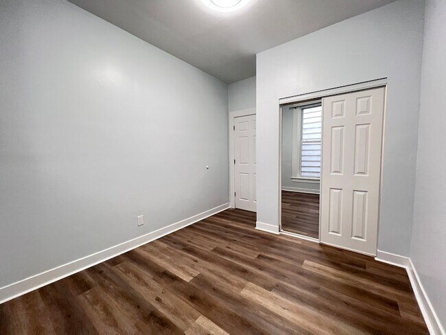 Building Photo - 7026 S Wentworth Ave