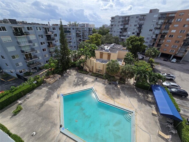 Building Photo - 1470 NE 125th Terrace