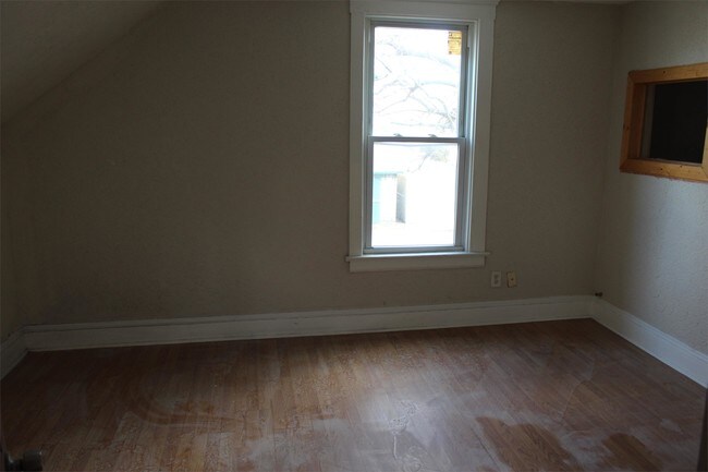 Building Photo - 3064 Seymour Ave
