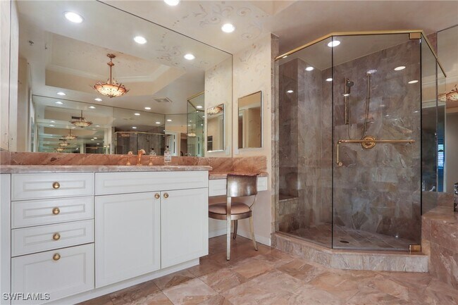Building Photo - 8787 Bay Colony Dr