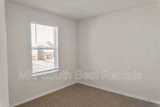 Building Photo - 311 Cedar Ct