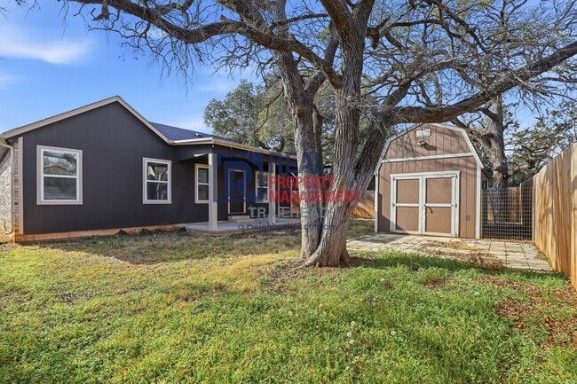 Building Photo - Spacious 3 Bedroom Home in Gated Canyon Creek