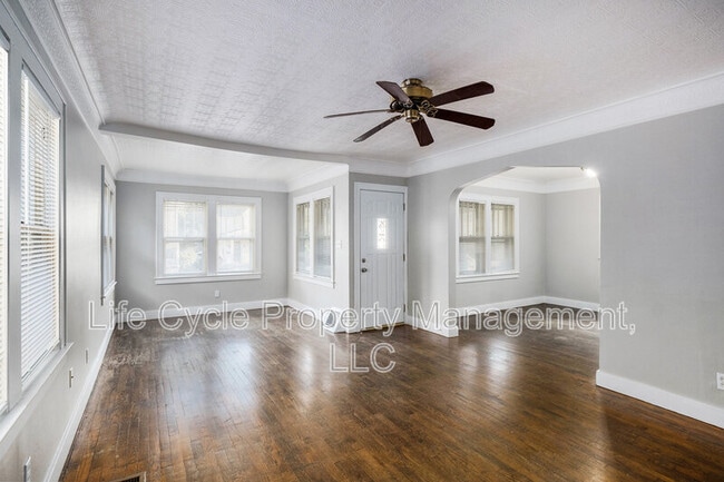 Building Photo - 346 Quimby St NE