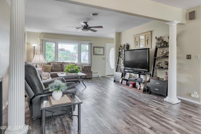 Building Photo - 251 Westbrook Dr