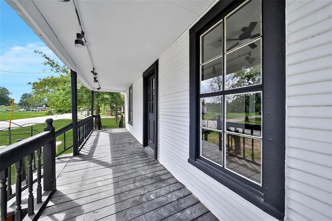 Building Photo - 106 Spring School Rd