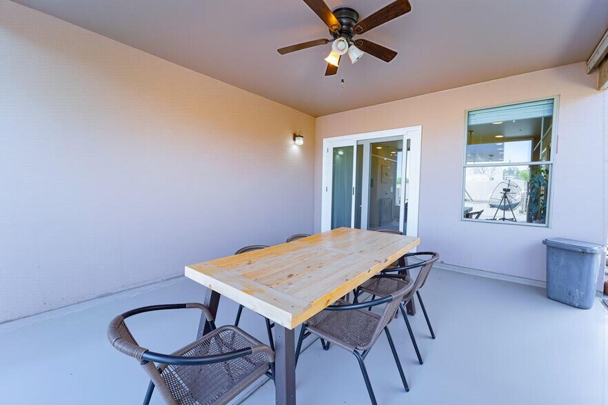 Building Photo - 1546 N Desert Willow St