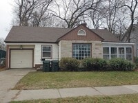 Building Photo - 2 bed/1 bath