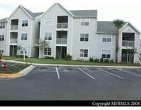 Building Photo - 2 bedroom 1 bath condo Near the Loop