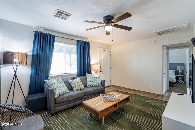 Building Photo - 1156 E Tempe Dr