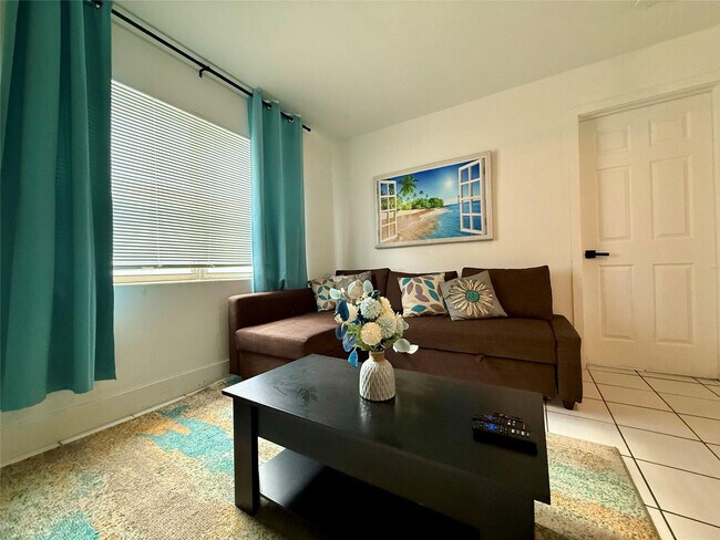 Building Photo - 3208 Canal Dr