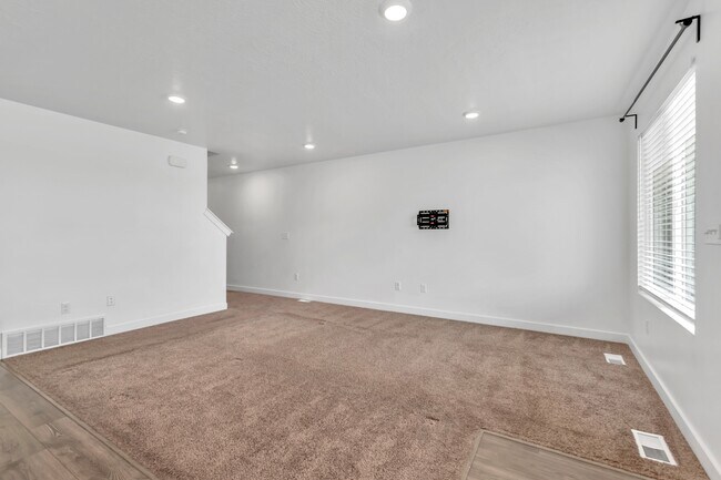 Building Photo - 480 W 1890 S