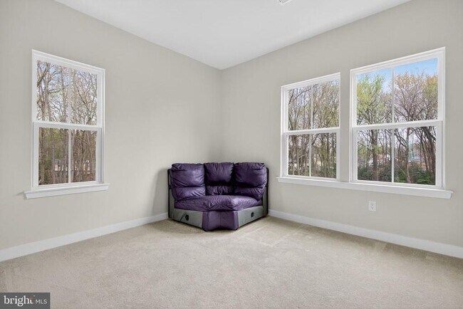 Building Photo - 54 Sidney Ln