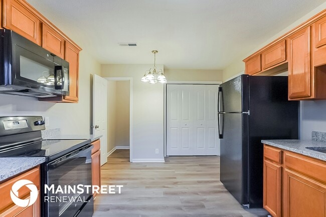 Building Photo - 1035 Tom Hailey Blvd